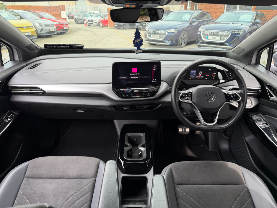 2023 Volkswagen ID.4 - image 23