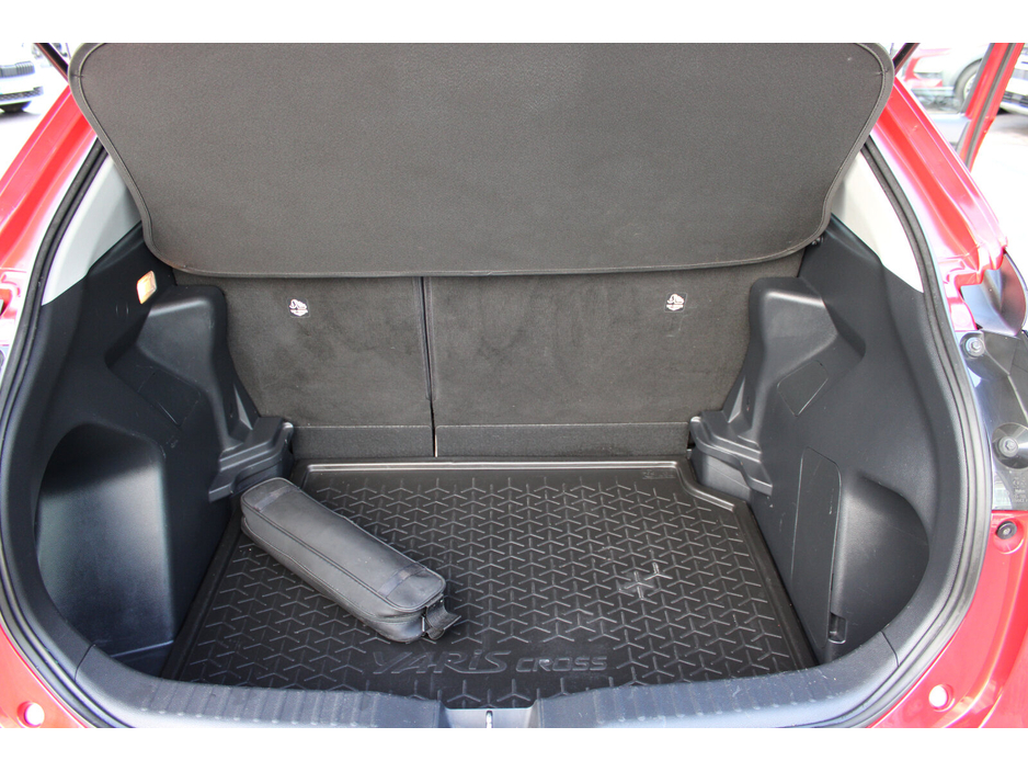 2022 Toyota Yaris Cross 1.5 Hybrid CVT Luna €23,950