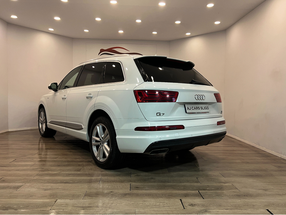 2016 Audi Q7 - image 12