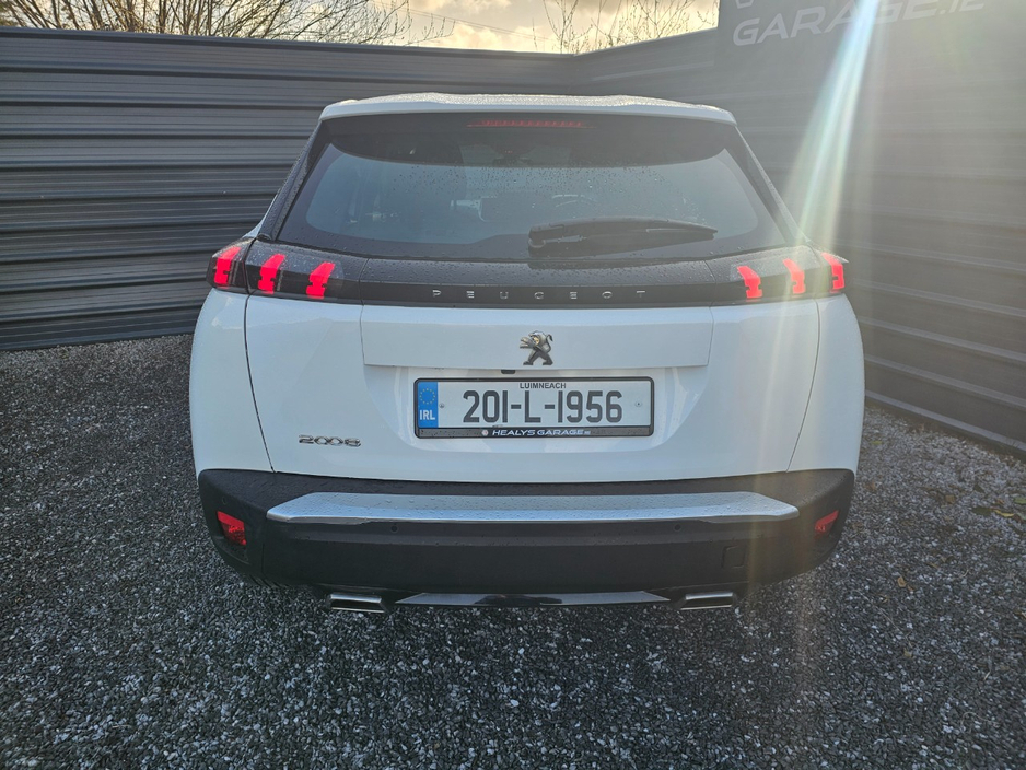 2020 Peugeot 2008 - image 7
