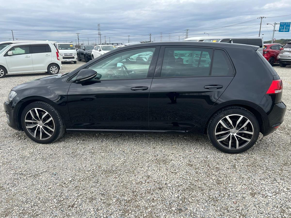 2017 Volkswagen Golf - image 6