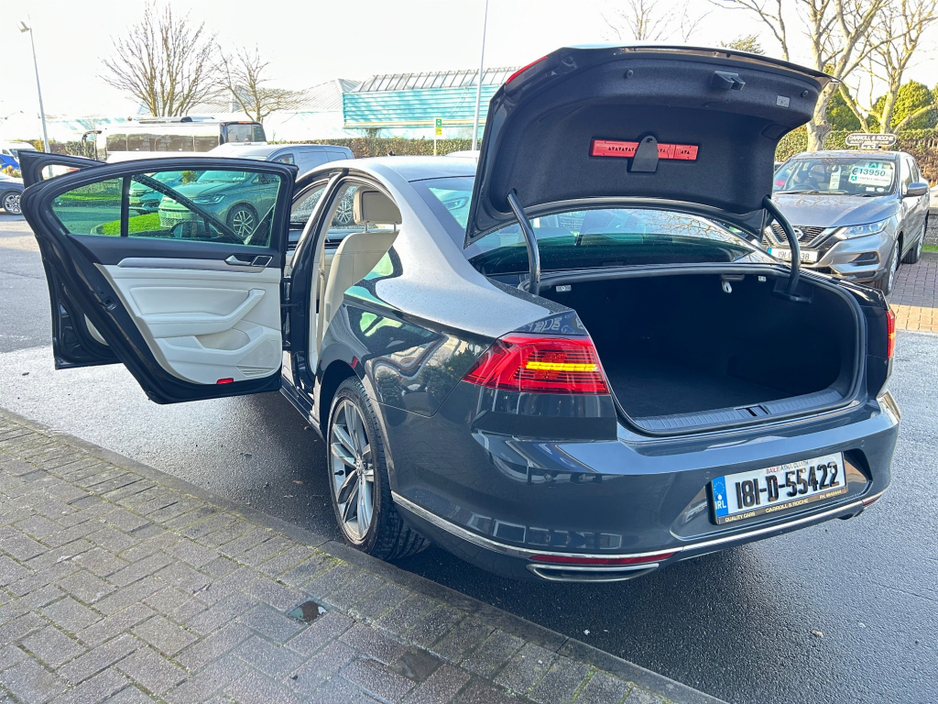 2018 Volkswagen Passat - image 27