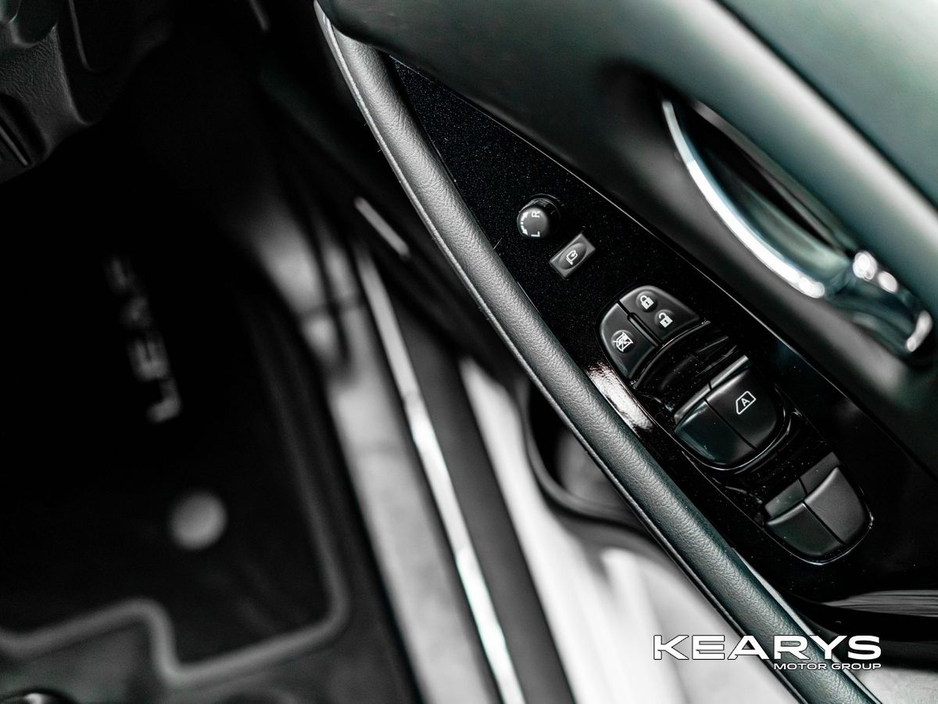 2025 Nissan Leaf - image 40