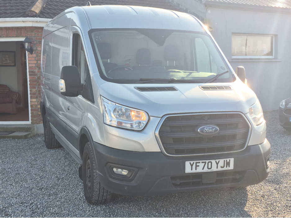 2020 Ford Transit - image 2