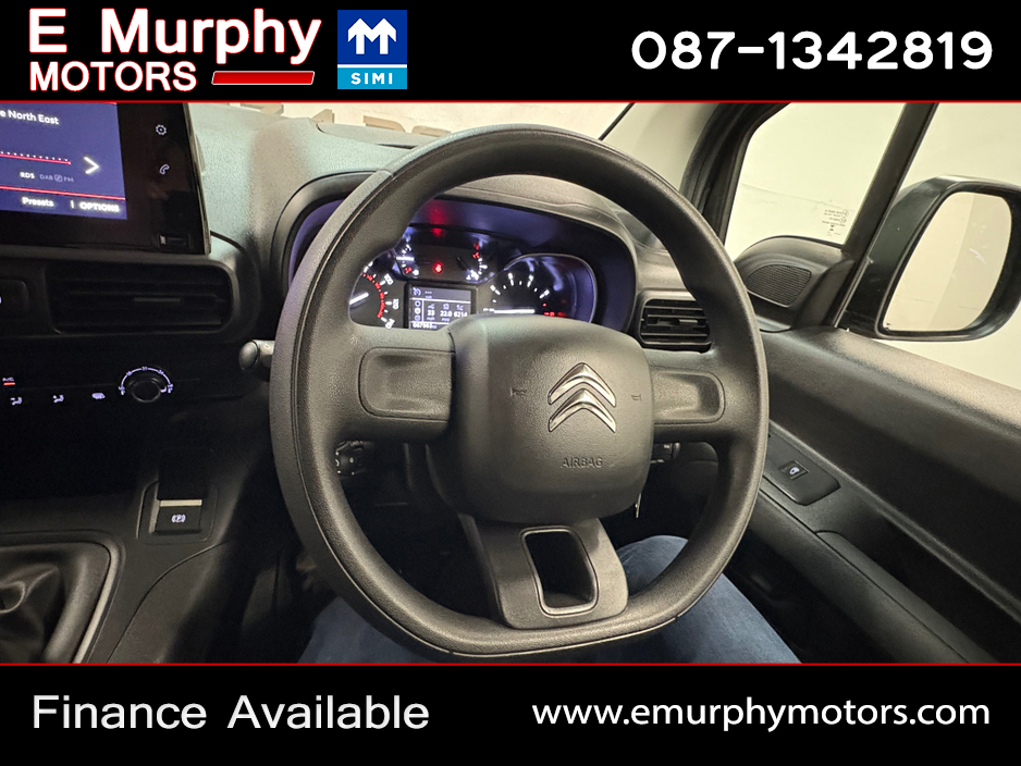 2023 Citroen Berlingo - image 18