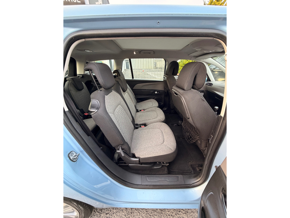 2015 Citroen Grand C4 Picasso - image 9