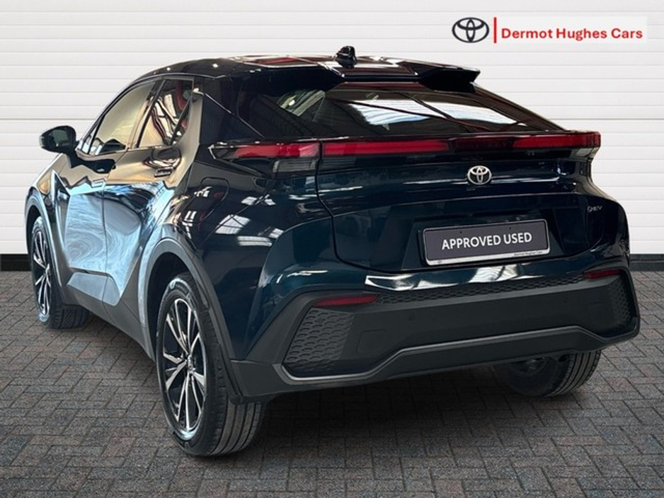 2024 Toyota C-HR - image 2