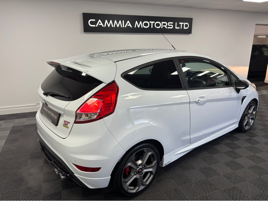 2013 Ford Focus ST - image 5