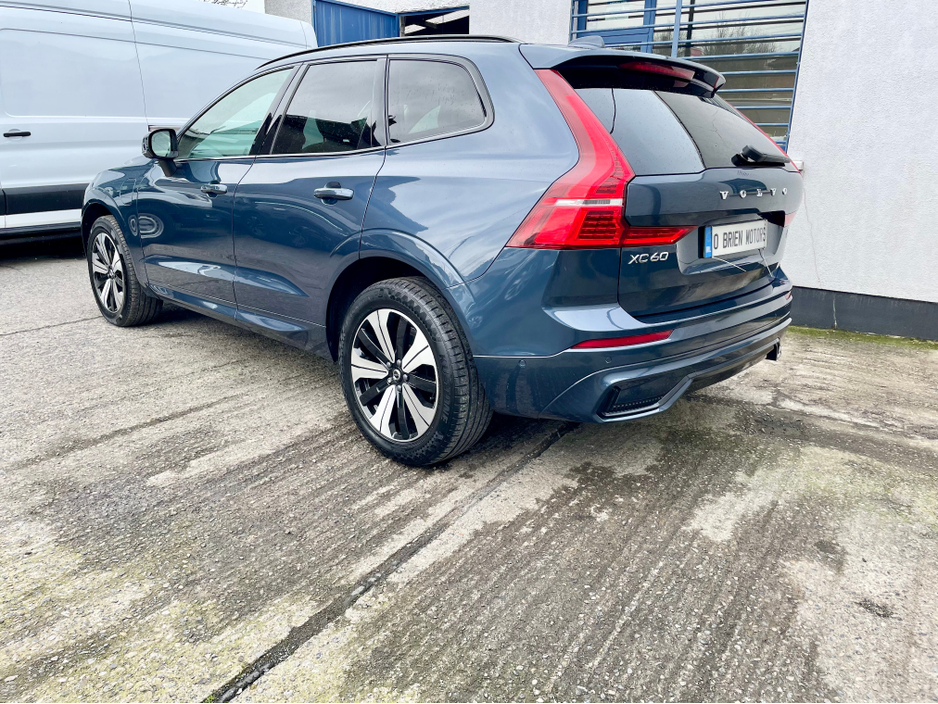 2023 Volvo XC60 - image 27
