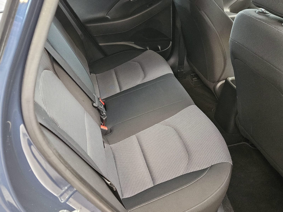 2017 Hyundai i30 - image 7