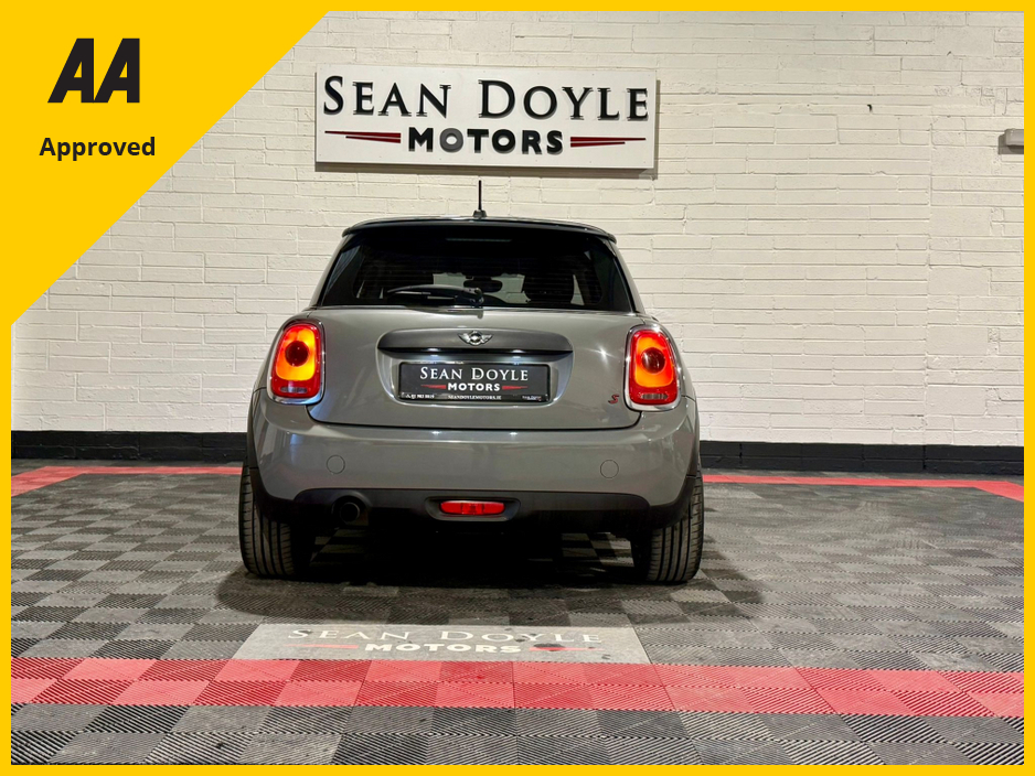 2017 MINI Hatch - image 9