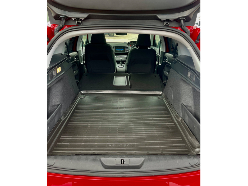 2018 Peugeot 308 - image 26