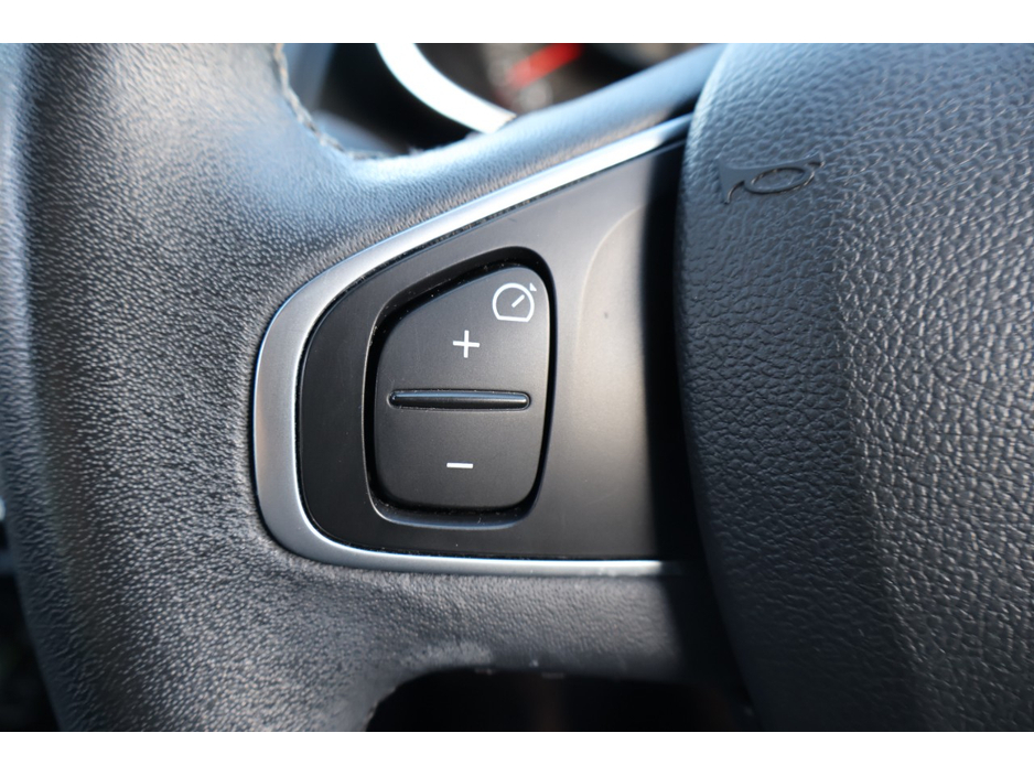 2017 Renault Clio - image 17