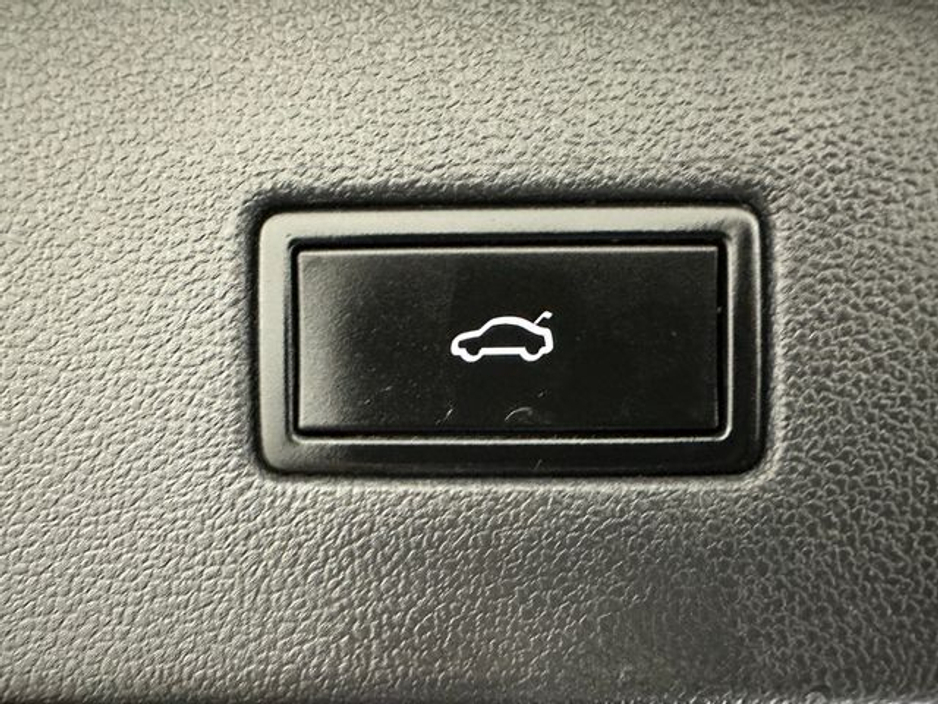 2020 Volkswagen Tiguan - image 26