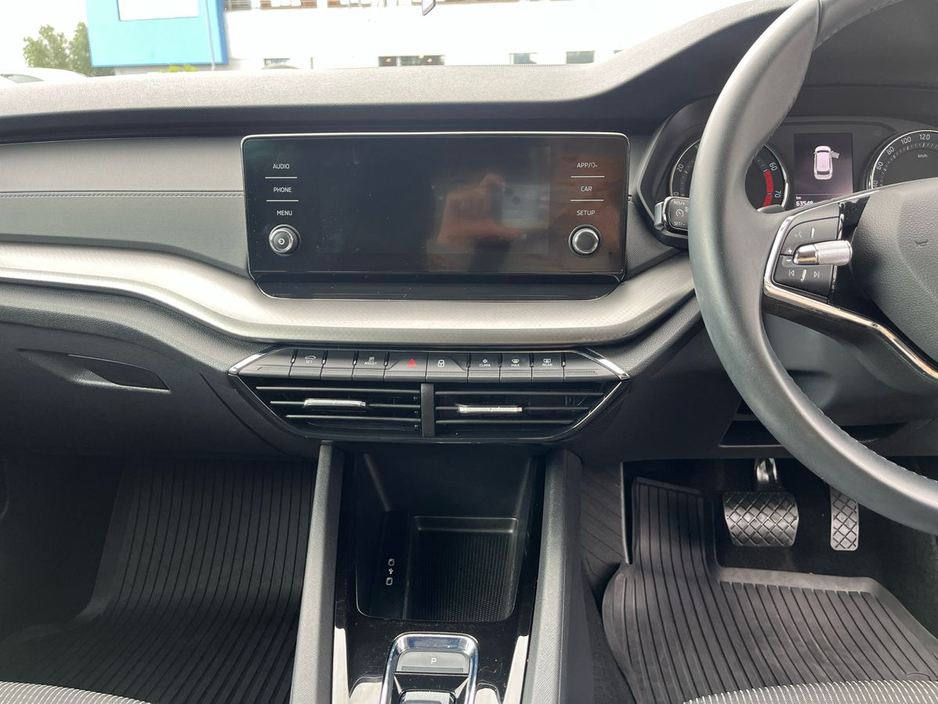 2023 Skoda Octavia - image 8