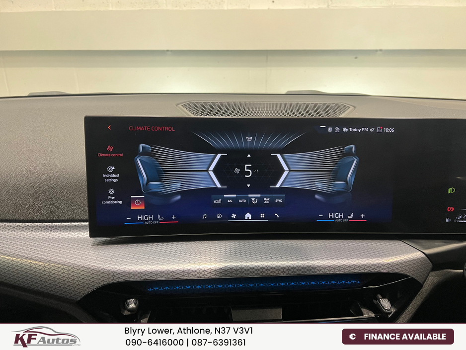 2025 BMW 3 Series - image 31