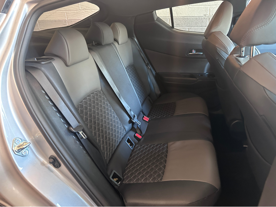 2023 Toyota C-HR - image 8