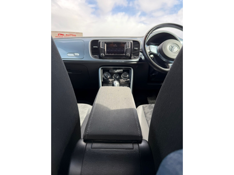 2017 Volkswagen Beetle - image 13