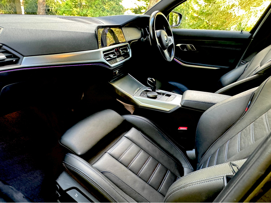 2020 BMW 3 Series - image 35