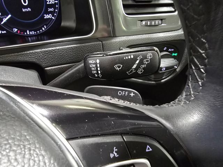 2019 Volkswagen Golf - image 30