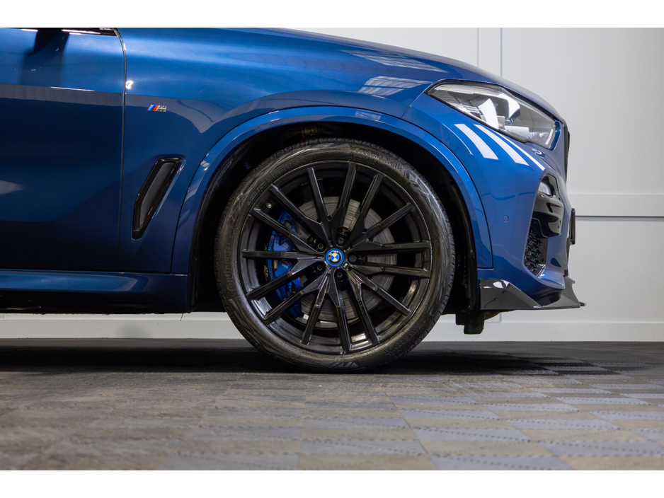 2021 BMW X5 - image 7