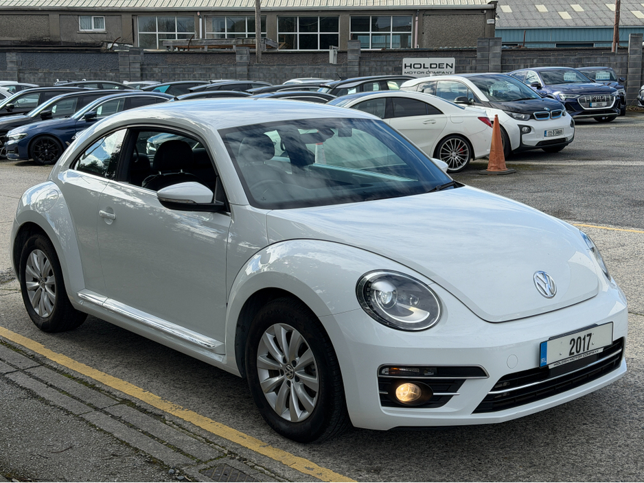 2017 Volkswagen Beetle - image 6