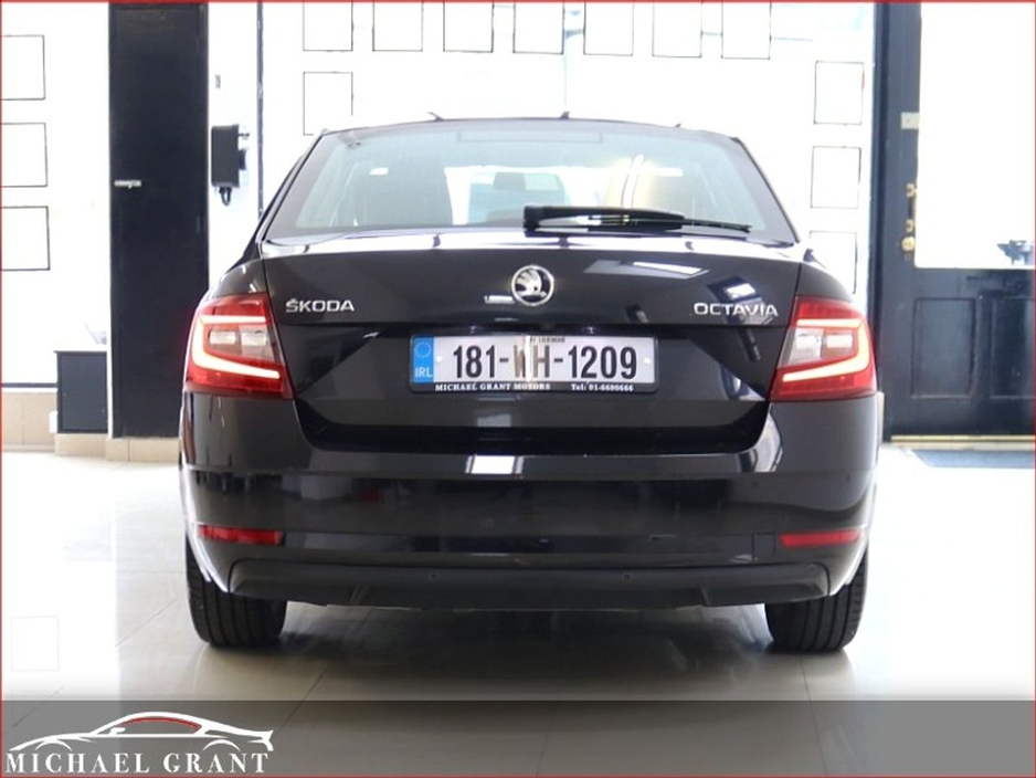 2018 Skoda Octavia - image 6