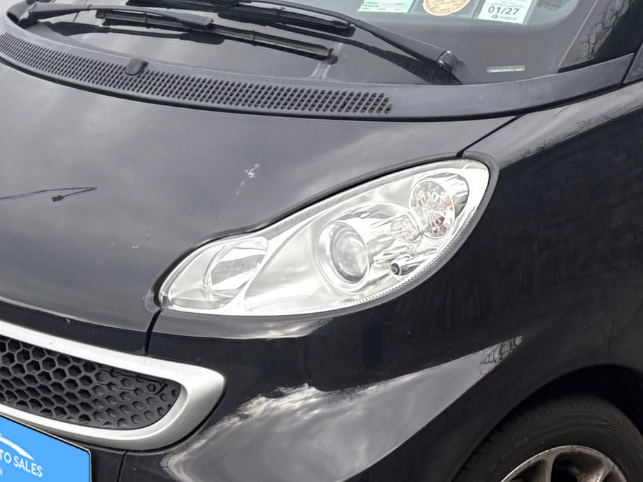 2013 Smart Fortwo - image 9