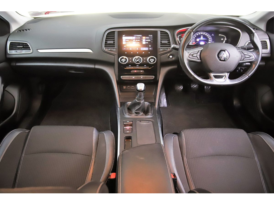 2021 Renault Megane - image 14