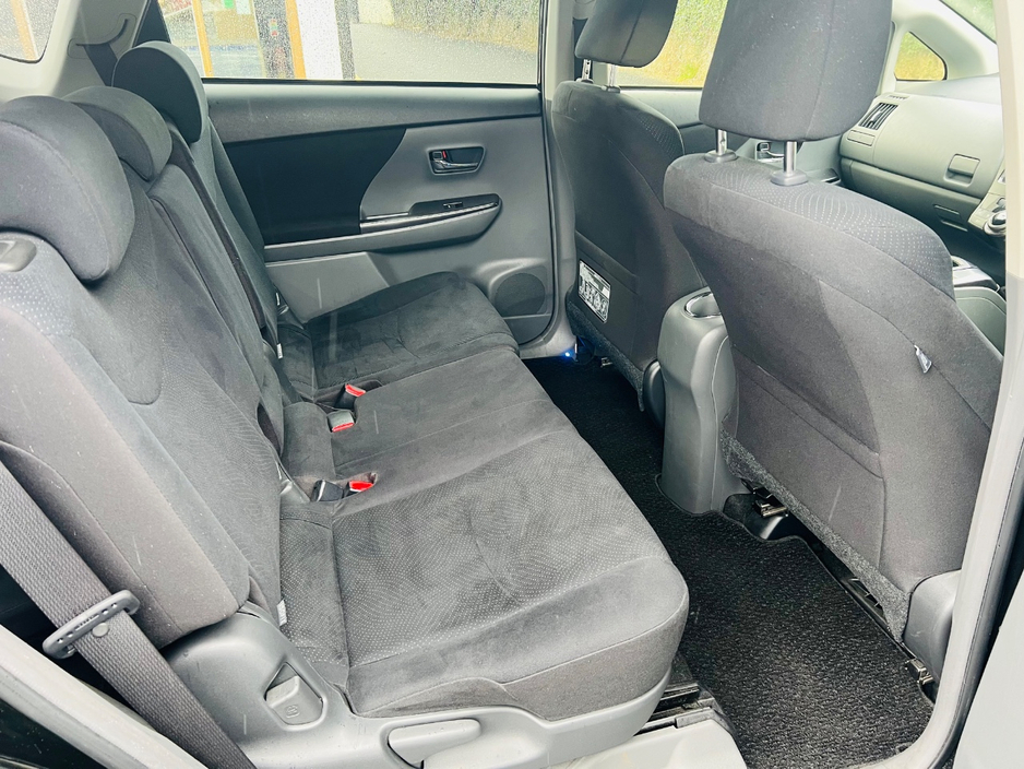 2014 Toyota Prius+ - image 17