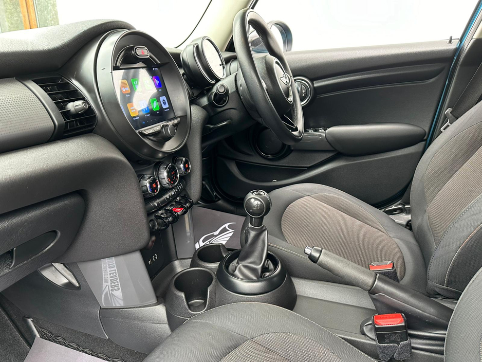 2017 MINI Cooper - image 13