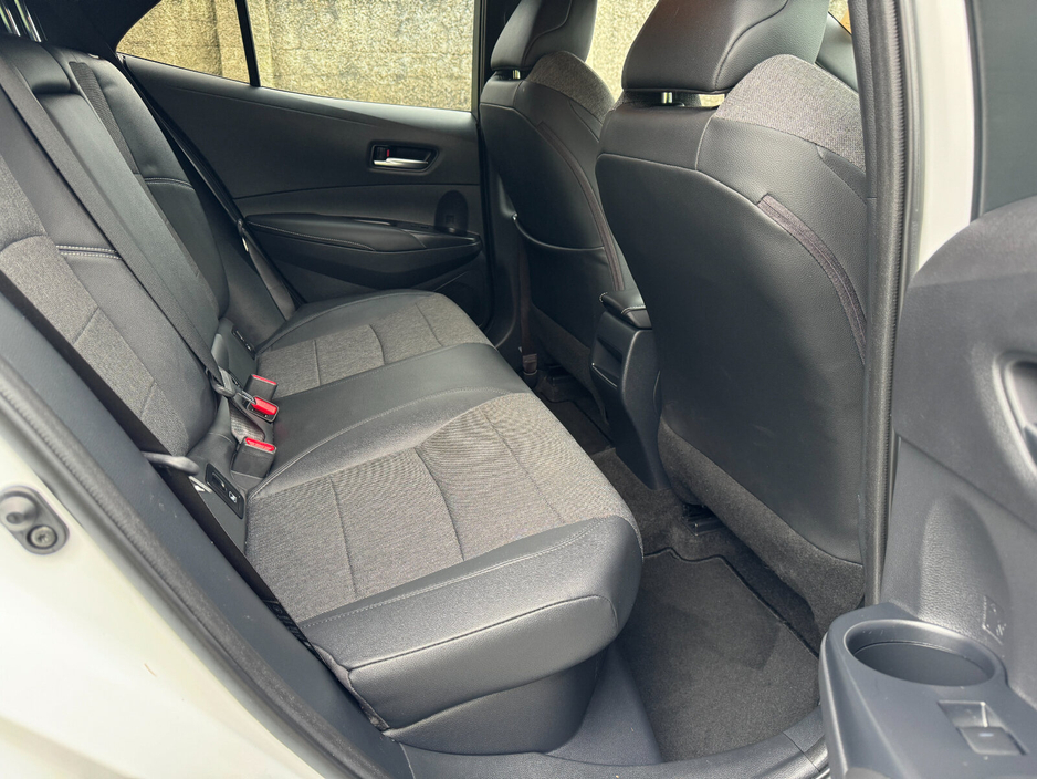 2022 Toyota Corolla 1.8 Hybrid Luna Sport Hatchback €26,950