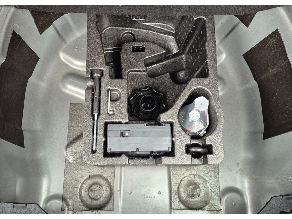 2020 Volkswagen T-Cross - image 14