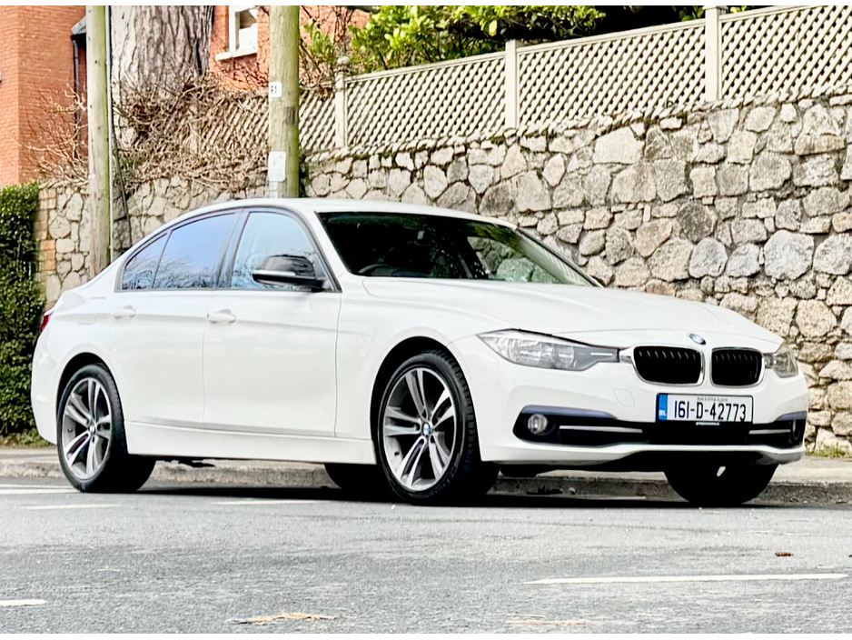 2016 BMW 3 Series - image 2