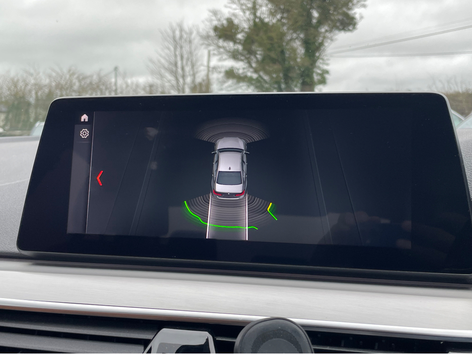 2019 BMW 5 Series - image 25