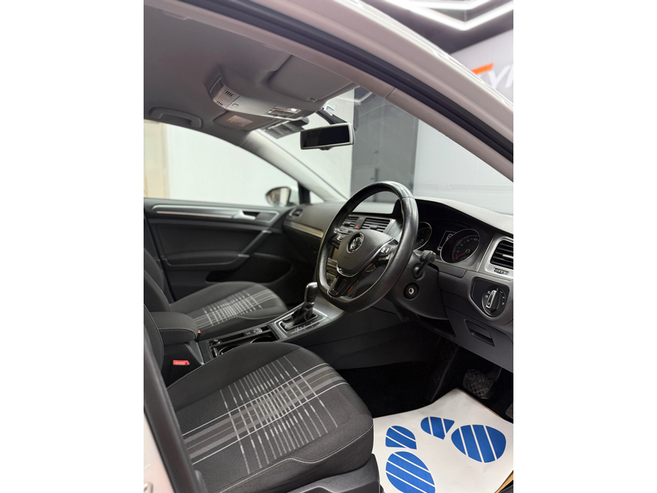 2015 Volkswagen Golf - image 7