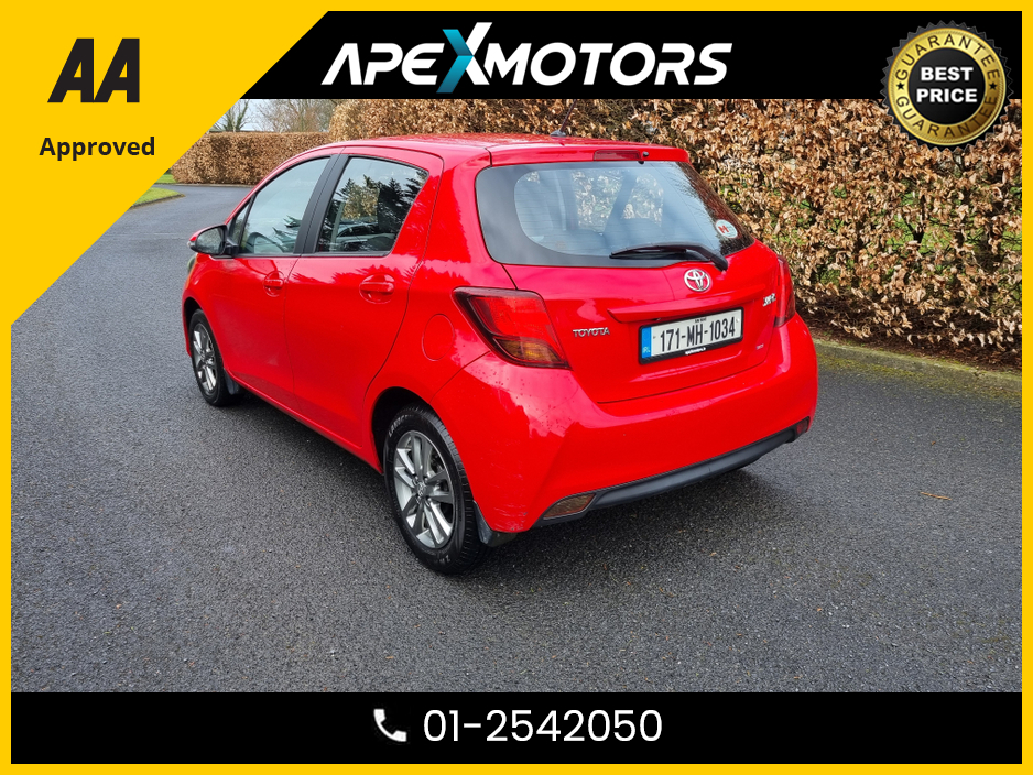 2017 Toyota Yaris - image 10