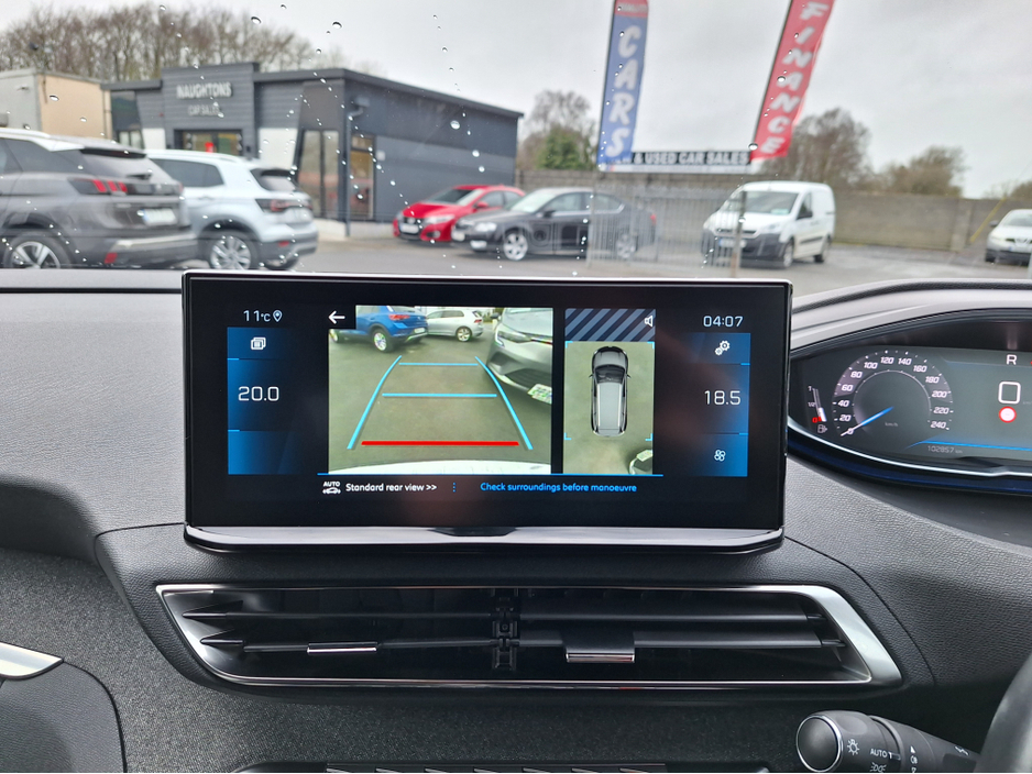 2023 Peugeot 5008 - image 23