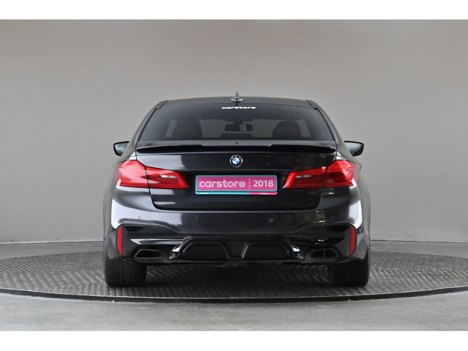 2018 BMW 5 Series - image 8