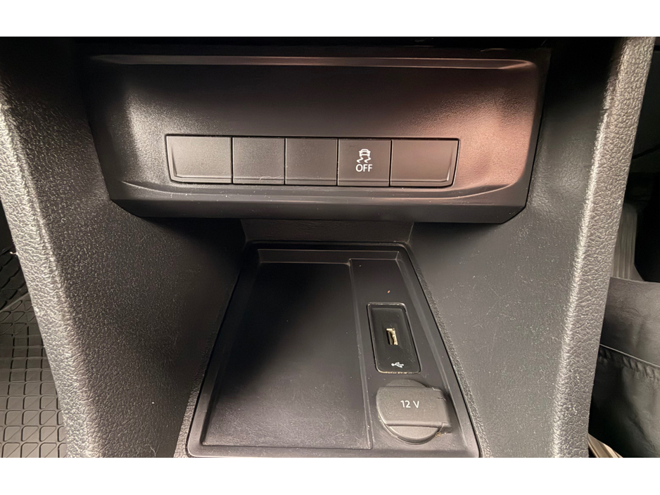 2019 Volkswagen Caddy - image 18