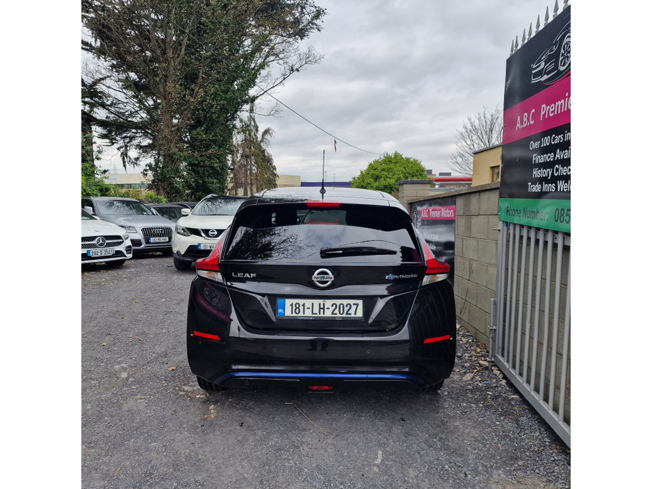 2018 Nissan Leaf - image 5