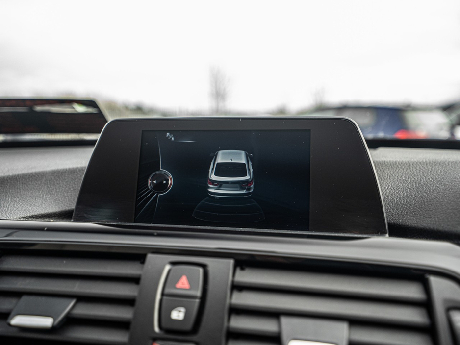 2016 BMW 3 Series - image 25