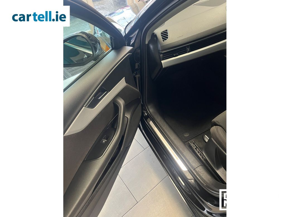 2017 Audi A4 - image 9