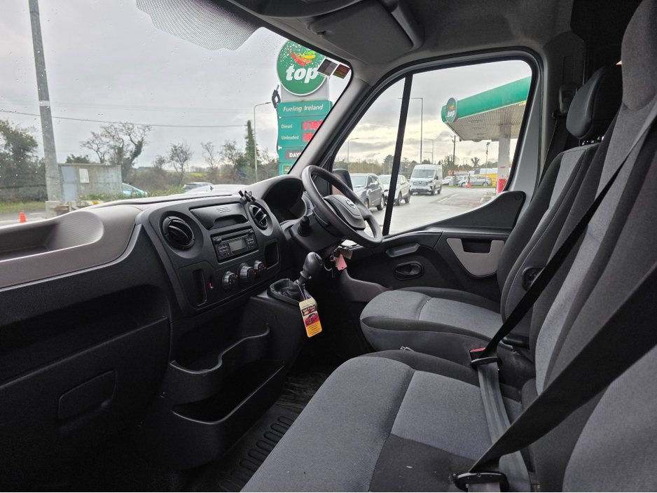 2016 Nissan NV400 L3 H2 FWD 125 CREWCAB 6 SEATS €12,950