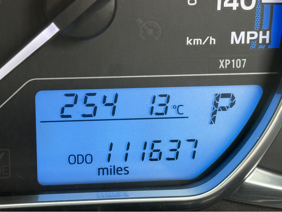 2015 Toyota Yaris - image 18