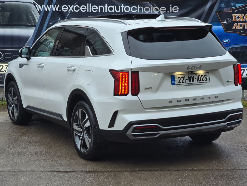2022 Kia Sorento - image 4