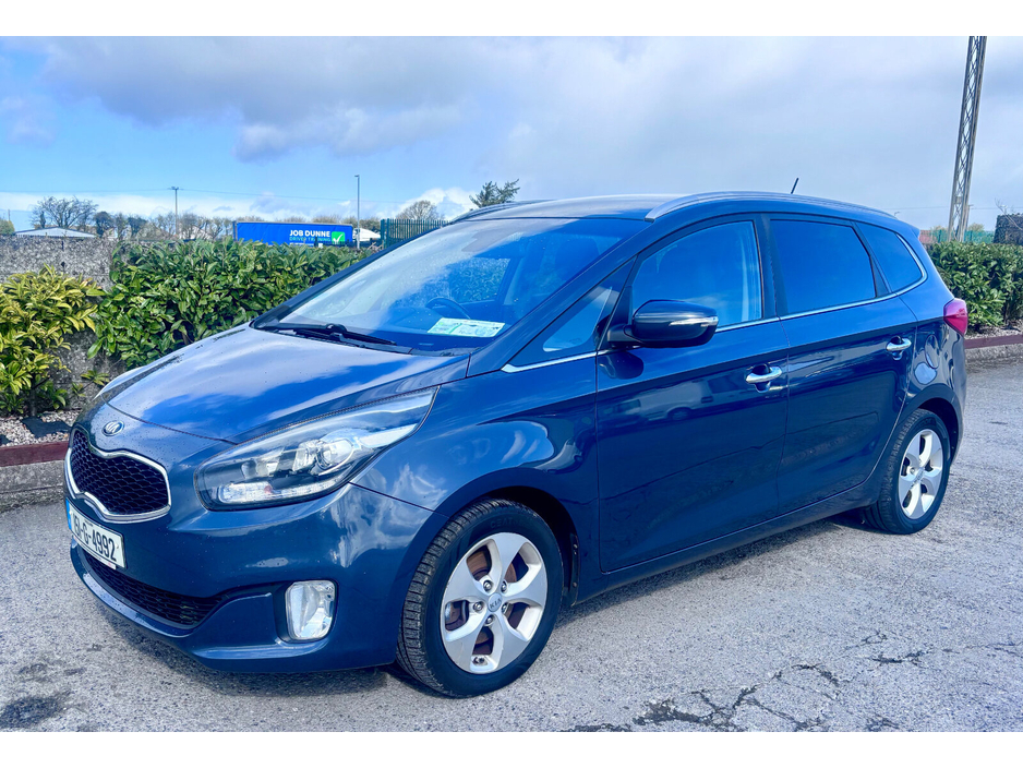 2015 Kia Carens - image 2