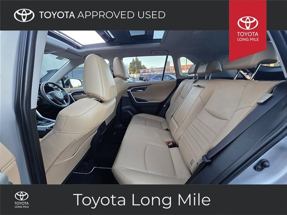 2025 Toyota Rav4 - image 10