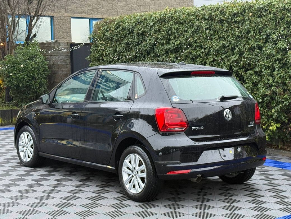 2017 Volkswagen Polo COMFORTLINE 1.2 TSI // 15" ALLOYS // REVERSE CAMERA // DIGITAL CLIMATE CONTROL €13,900