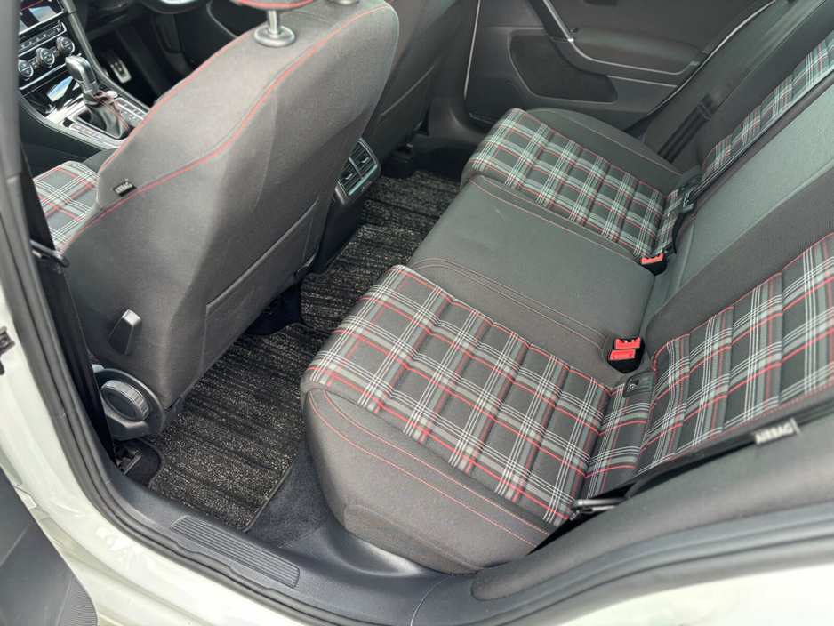 2018 Volkswagen Golf - image 23